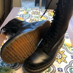 Dr. Martens Original 14 eye boot.
